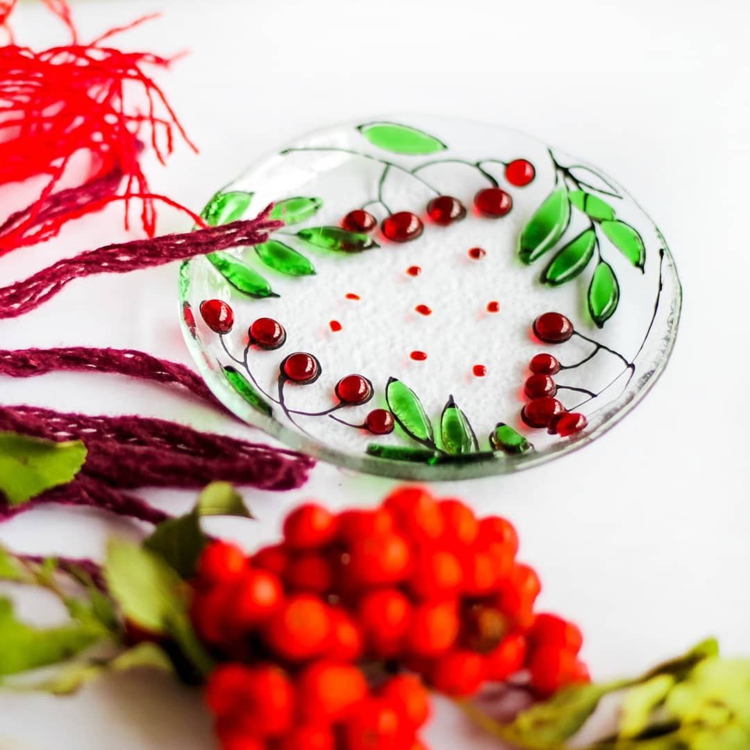 Fused glass small plates with autumn rowan berries for cake or dessert plates - 浅碟/小碟子 - 玻璃 透明