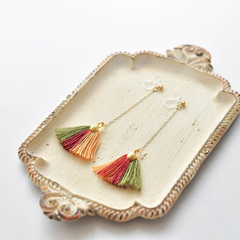 Tassel earrings shell / Autumn - 耳环/耳夹 - 其他材质 红色