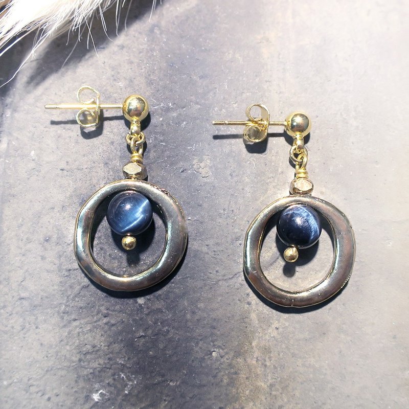 VIIART。大圈圈-蓝。复古金鹰眼石耳环-可改夹式 - 耳环/耳夹 - 其他金属 蓝色
