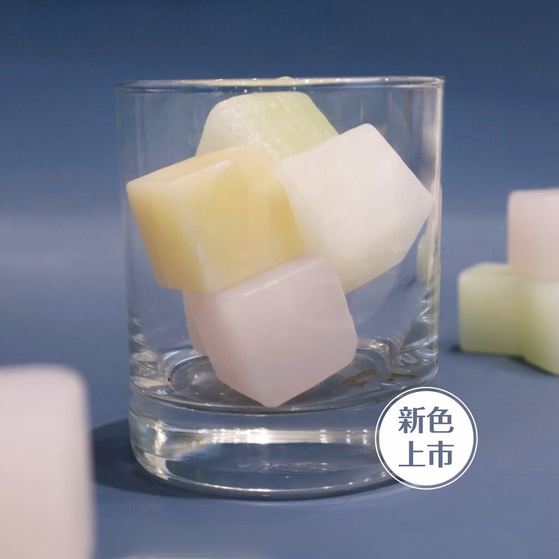 天然玉石冰石/冰酒石whisky stone - 酒杯/酒器 - 玉石 多色