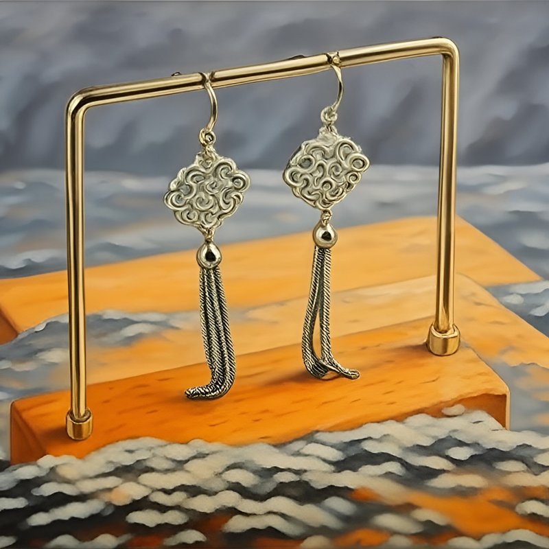 【镂空轻舞】银色镂空流苏耳环 | 灵动垂坠 - 优雅绽放 - 耳环/耳夹 - 不锈钢 银色