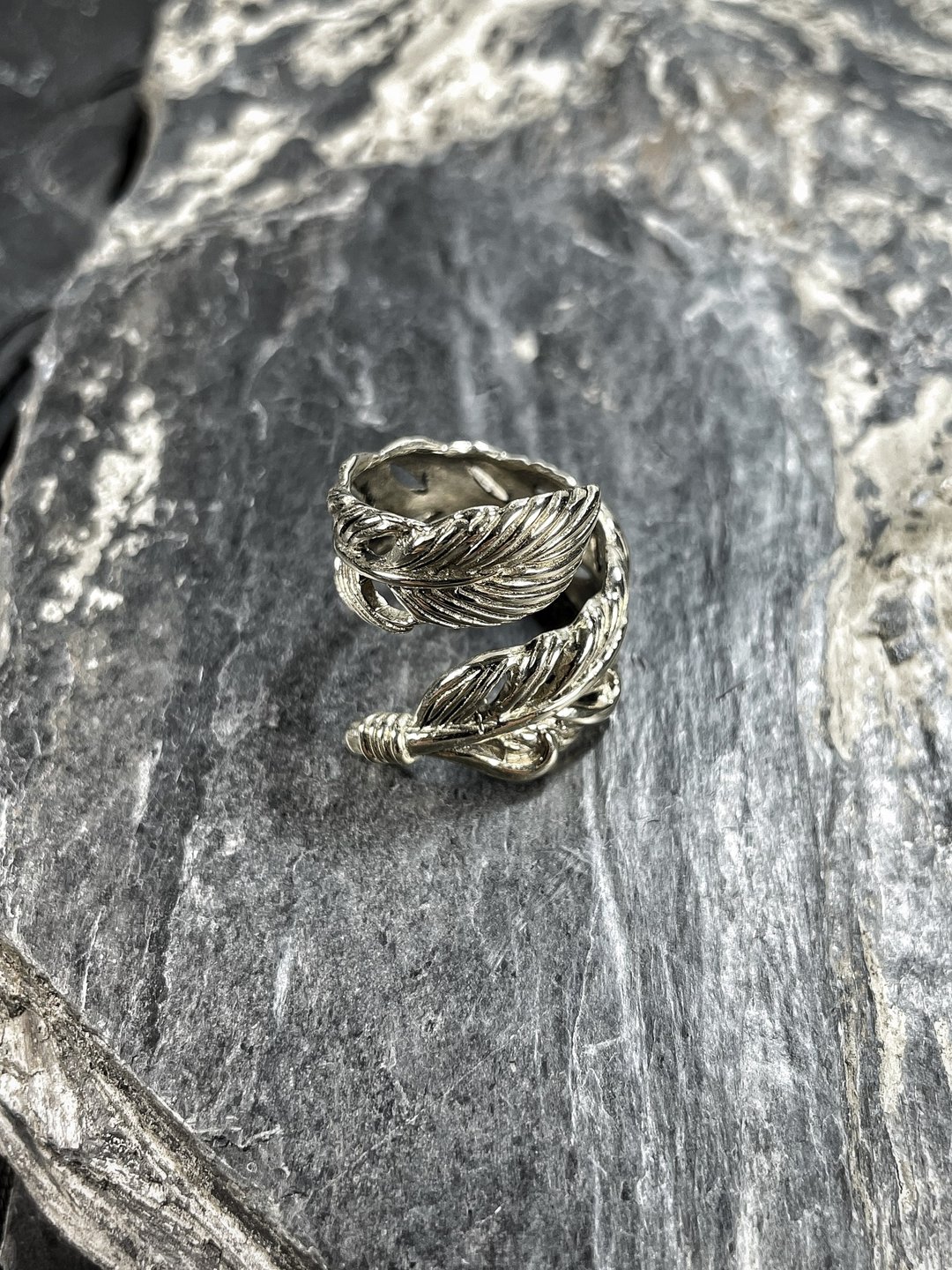 Native American Feather Ring in White Bronze. - 戒指 - 其他金属 