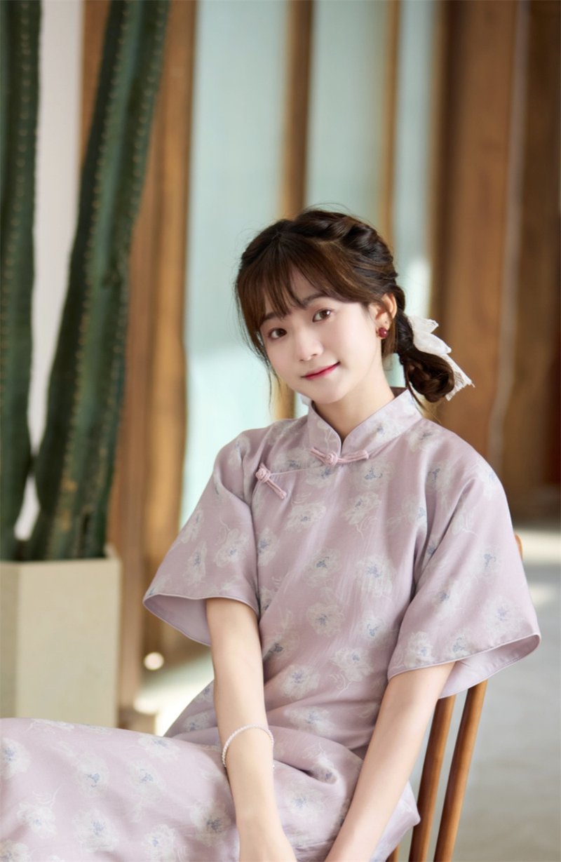 淺紫色 復古花色盤扣寬袖少女旗袍 新中式中秋春節改良連身裙洋裝 - 旗袍 - 其他人造纤维 紫色
