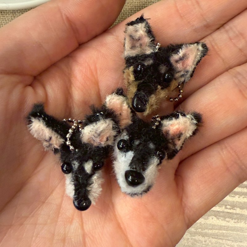 宠物娃娃定制: 订制迷你杜宾犬3厘米狗头吊饰(白色/咖啡色) - 其他 - 其他材质 白色