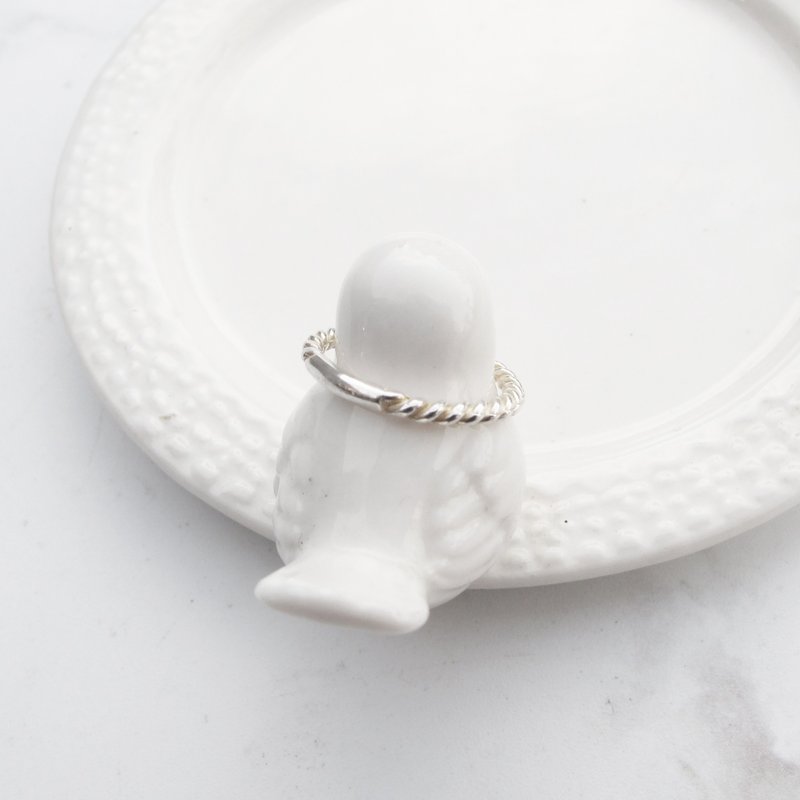 【手工定制银饰】麻花素圆 | 925纯银戒指 尾戒 | 大员囡仔 - 戒指 - 纯银 银色