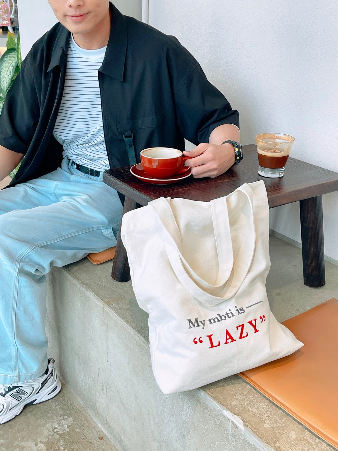 My mbti is ---LAZY 懒人包 16型人格帆布袋 - 侧背包/斜挎包 - 棉 