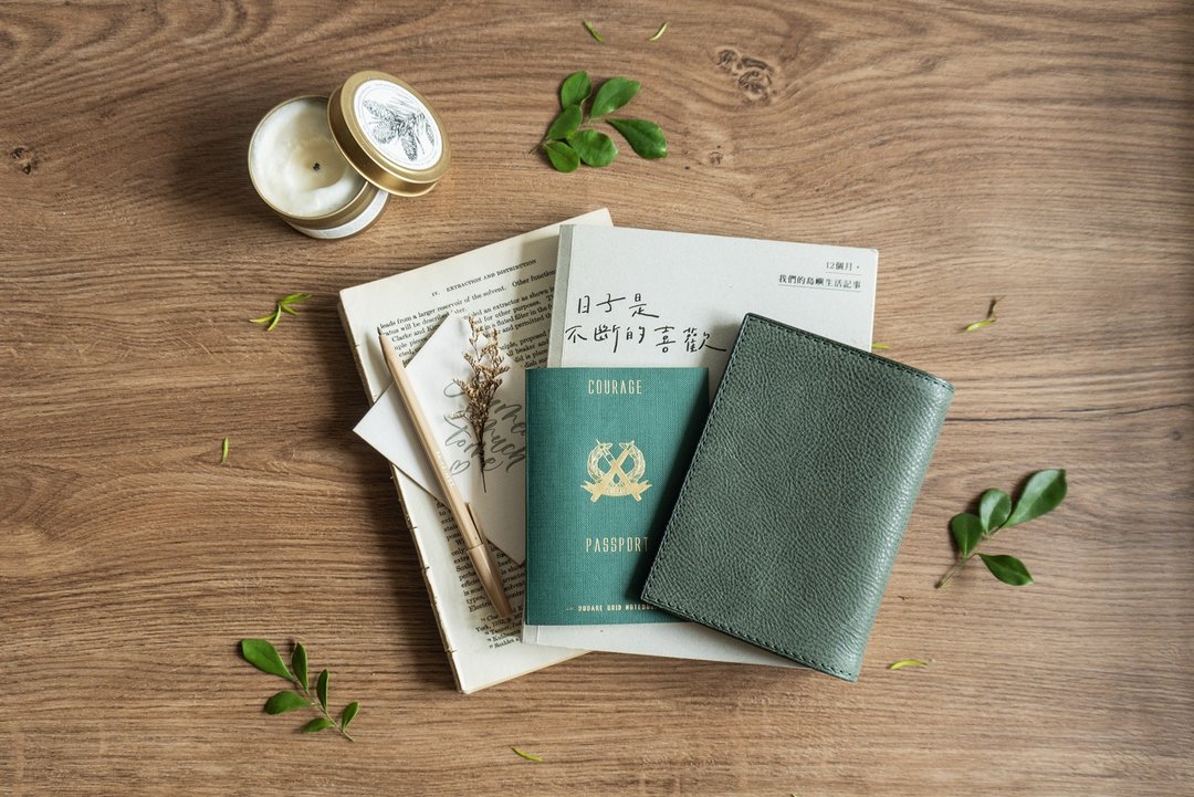森林绿 自然摔软简约护照夹丨记事本 笔记本丨出国旅行实用小物 - 护照夹/护照套 - 真皮 绿色