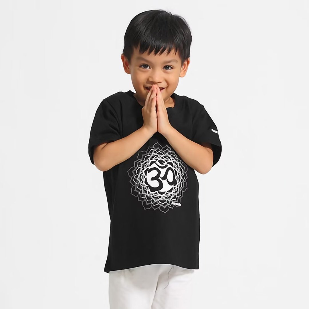 【NAMASTE】莲花OM短T恤 - 黑色 - 女装瑜珈服 - 尼龙 黑色