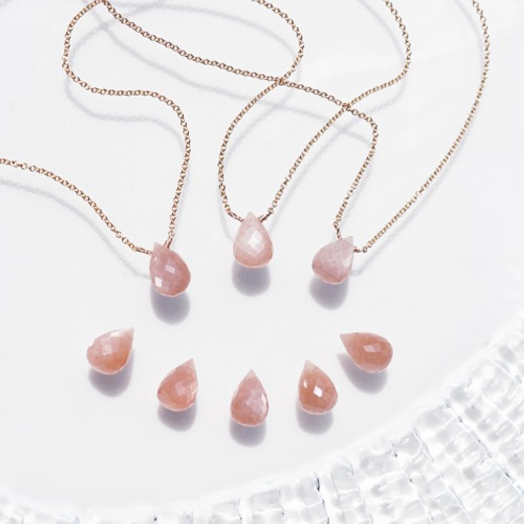 Puffy Drop Peach Moonstone Drop Necklace Frances - 项链 - 宝石 粉红色