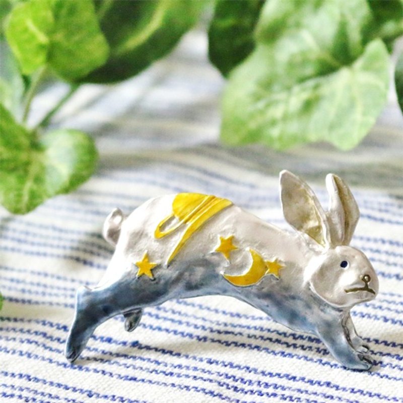 Sky Rabbit (Blue) Rice Rabbit (Blue) / Pin Brooch PB 054 BL - 胸针 - 其他金属 蓝色