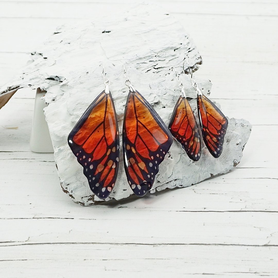 Butterfly orange boho earrings + Statement gift for women + Lightweight dangle - 耳环/耳夹 - 树脂 橘色