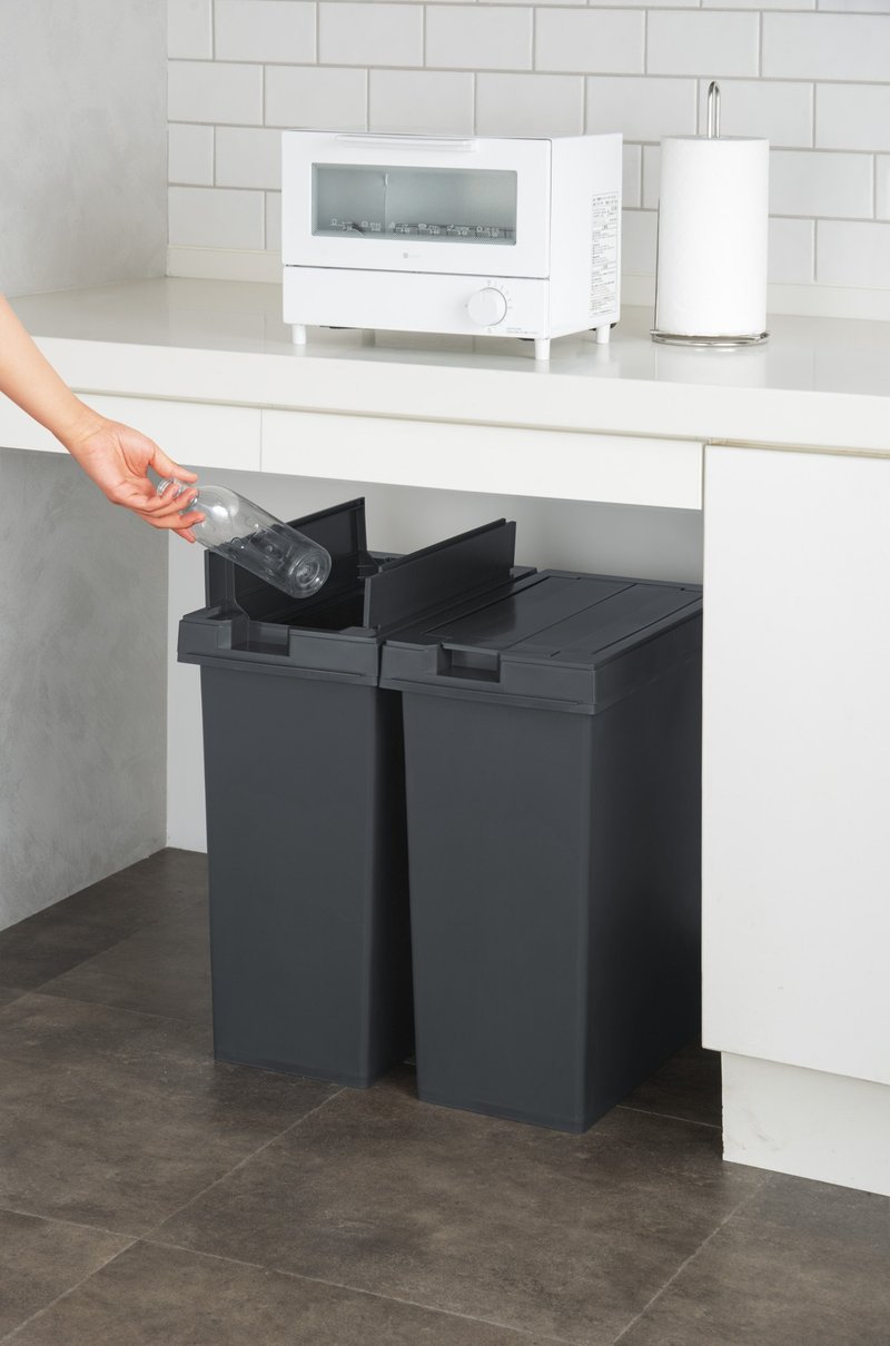日本TONBO UNEED系列翻盖对开垃圾桶 45L - 垃圾桶 - 塑料 