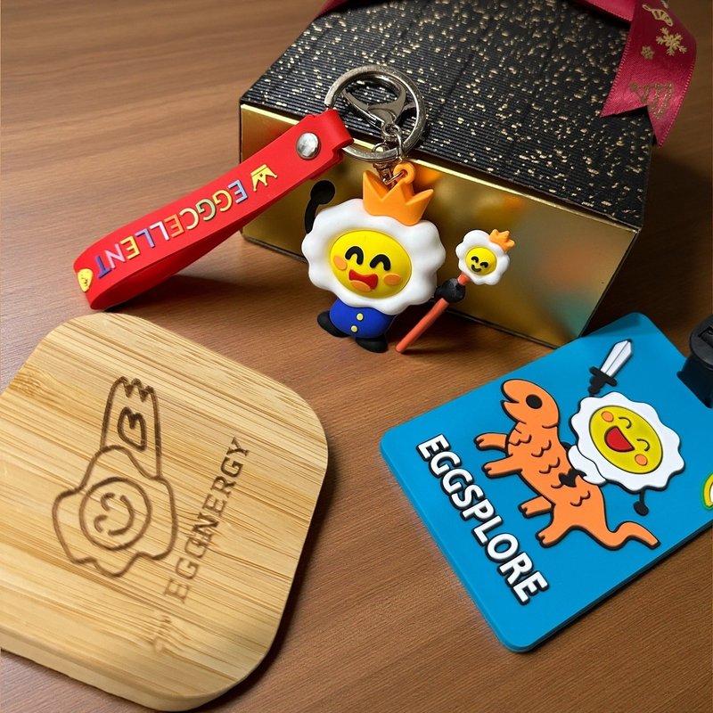 鸡蛋小人 圣诞出行小礼盒 | 随身快充转接头 行李吊牌 钥匙圈 - 吊饰 - 其他材质 