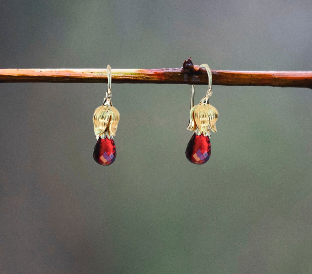 Flower design earrings with garnets and diamonds - 耳环/耳夹 - 贵金属 橘色