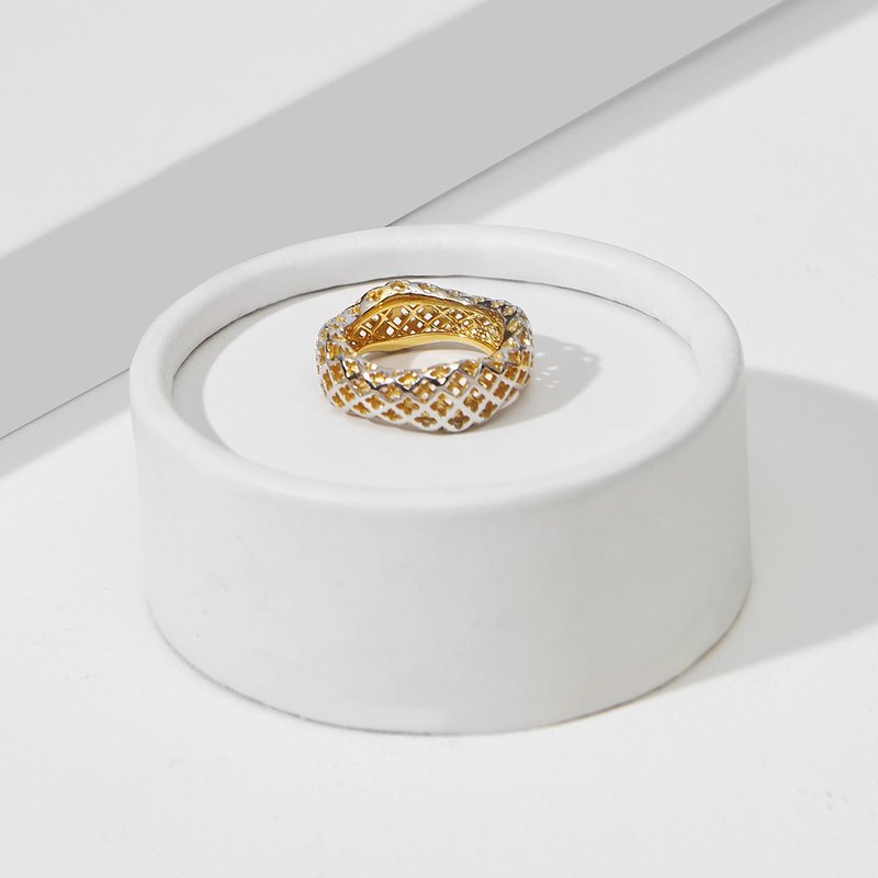 Nalikere Collection Silver Jewelry 925 Yellow Gold Plating with White Topaz - 戒指 - 宝石 银色