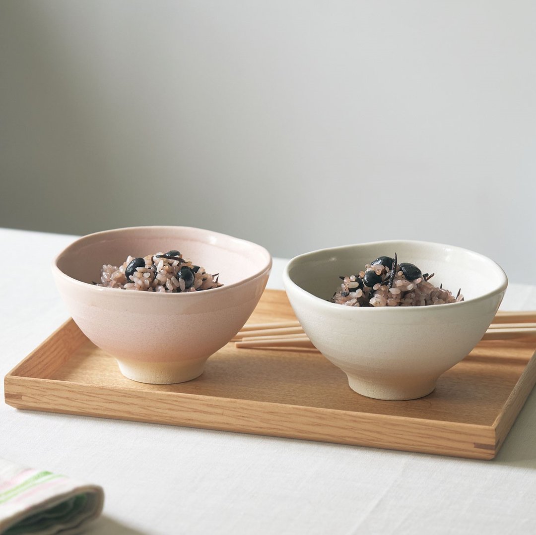 Mino ware Tea bowl pair set with chopsticks White x Pink - 碗 - 陶 粉红色