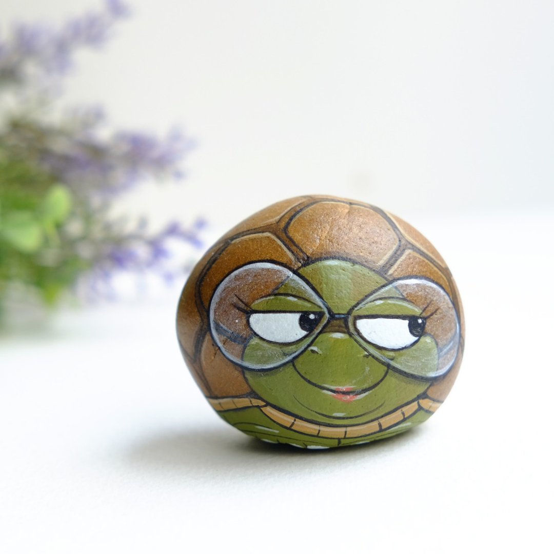 Turtle stone painting.handmade gift doll stone. - 摆饰 - 石头 咖啡色