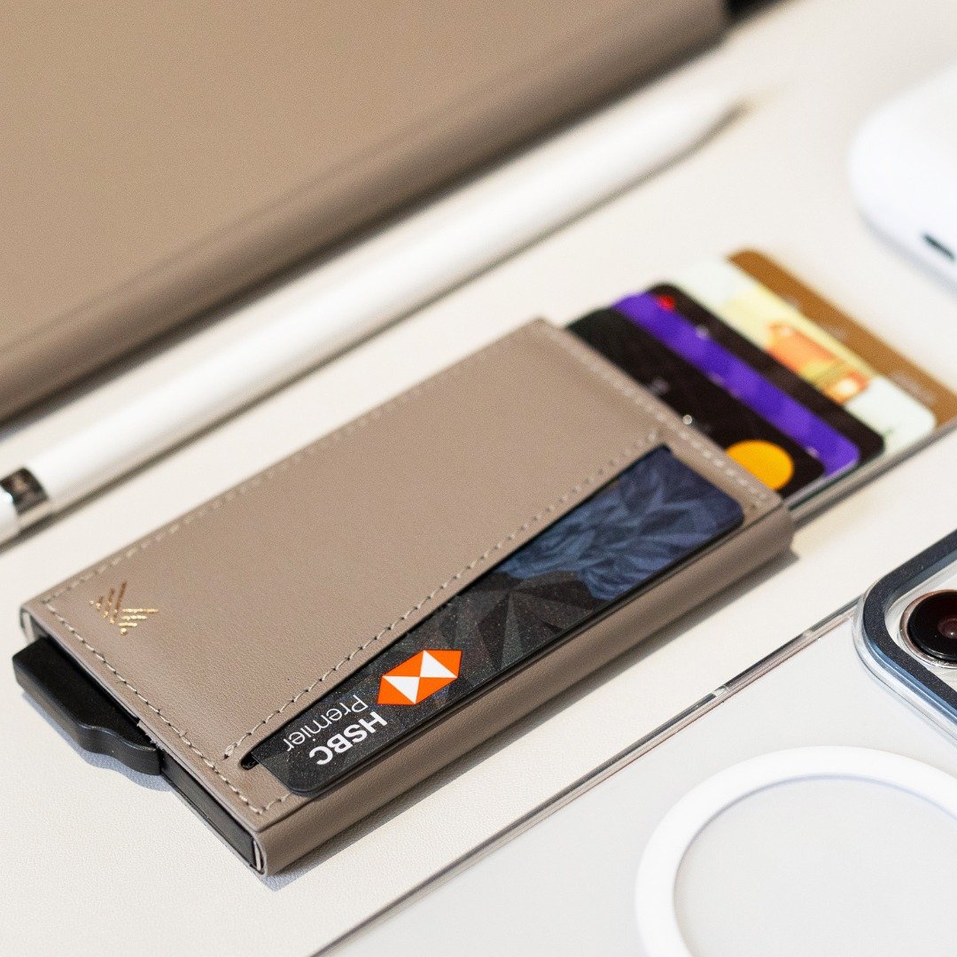 LUCID REFINED | 优质素皮革磁吸金属卡套兼容MagSafe for iPhone - 名片夹/名片盒 - 人造皮革 蓝色