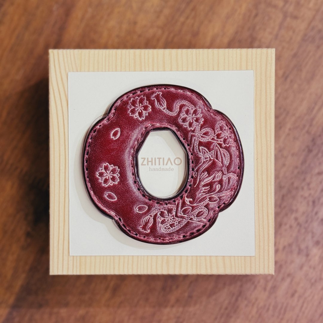 原创手工制作牛皮剑道木刀镡 御先稻荷 雾蜡红 木刀锷 Tsuba - 运动配件 - 真皮 红色