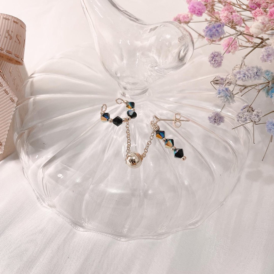 Swarovski Hestia 耳骨夹 - 耳环/耳夹 - 水晶 黑色