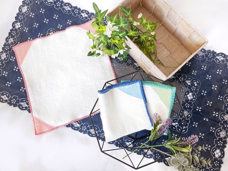 纯棉100% MIT设计制造::碎花小方巾/手帕-点点 - 手帕/方巾 - 棉．麻 白色