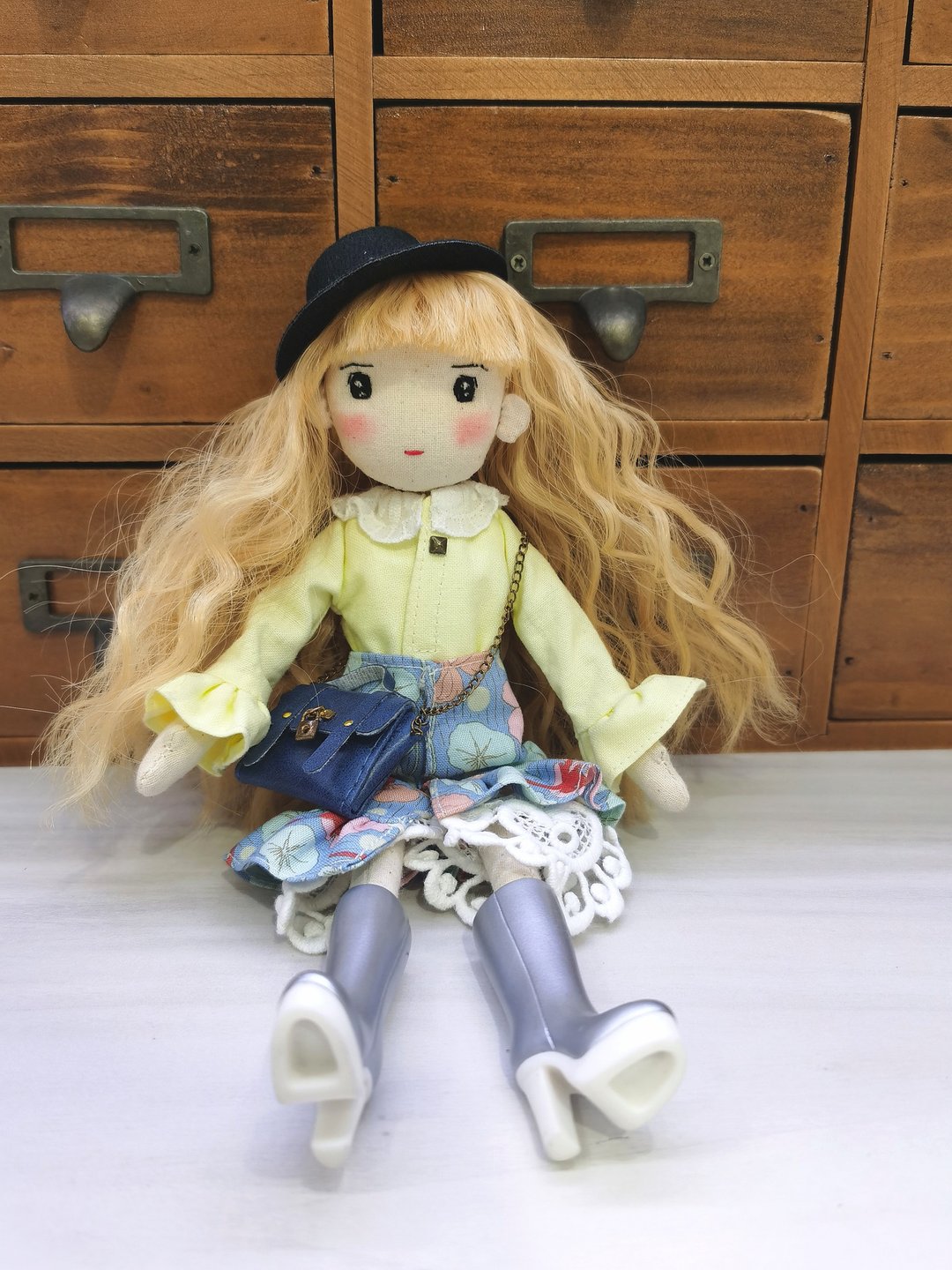 Handmade Sweet Girl in Trendy Set - 玩偶/公仔 - 棉．麻 黄色