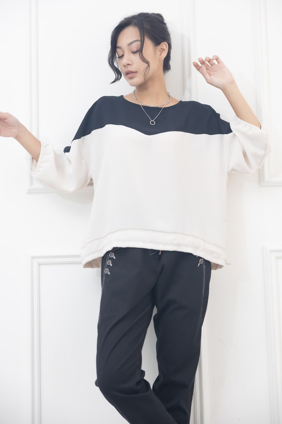 上拼黑色下摆抽绳七分袖上衣 杏色 - 女装上衣 - 其他材质 白色