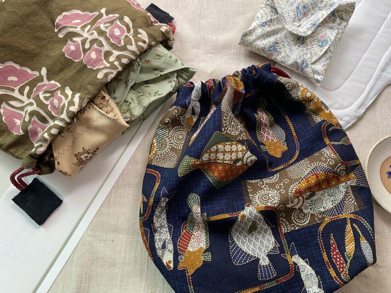 布卫生棉 双层收纳袋 束口小物袋 - 化妆包/杂物包 - 棉．麻 