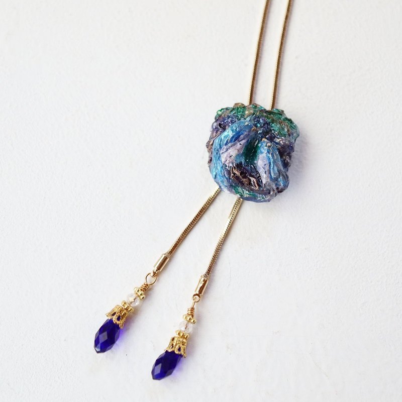 森之惠酿领带夹 - 山葡萄与小鸟 - 长项链/项链风格 琉璃色 - 项链 - 树脂 蓝色