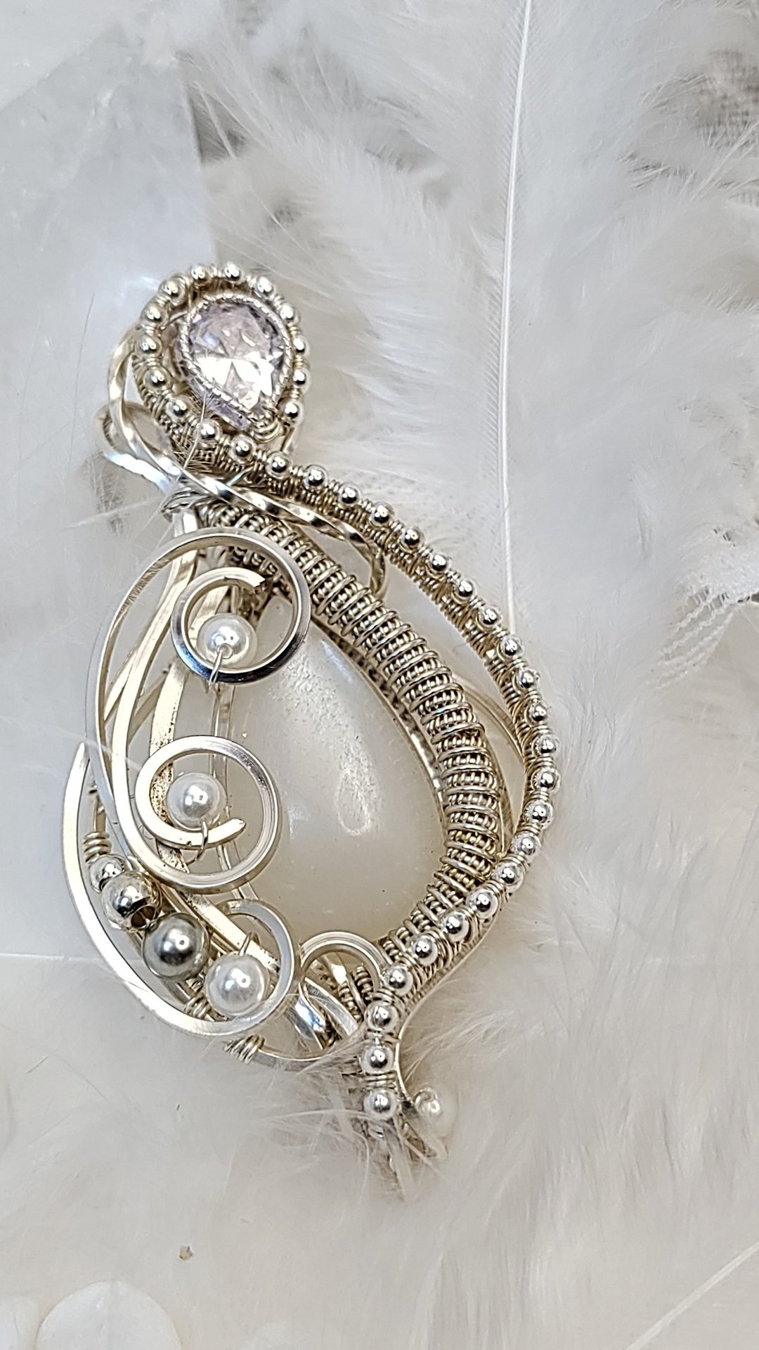 缠绕饰品 月光音符 吊坠 Moonstone Note Pendant WireCraft - 项链 - 水晶 白色