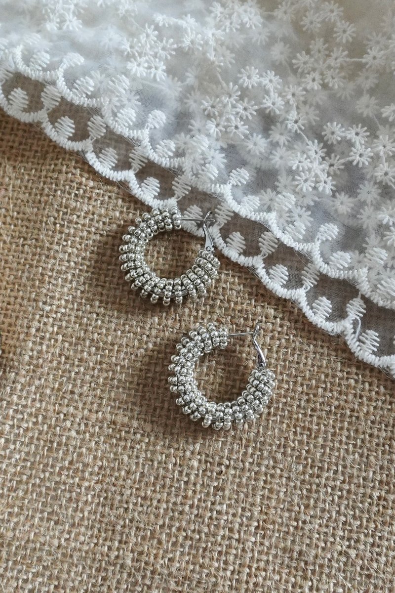 Lily Valley 甜甜圈 | 手工串珠耳环 - 耳环/耳夹 - 半宝石 银色