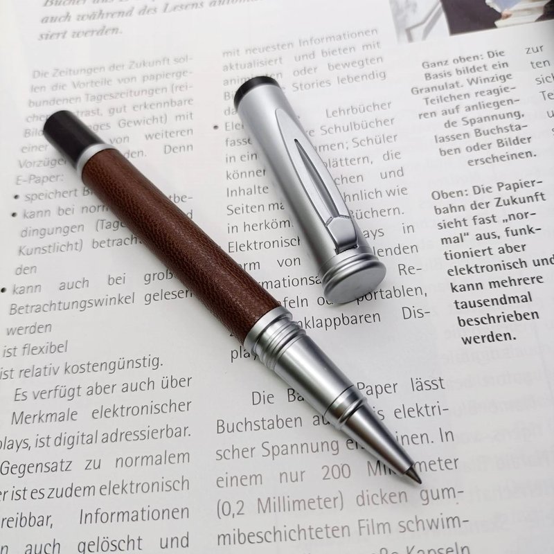 真皮 精致咖 旋转 螺纹入帽 皮笔 牛皮*德国Schmidt 888F 钢珠笔 - 钢珠笔 - 真皮 