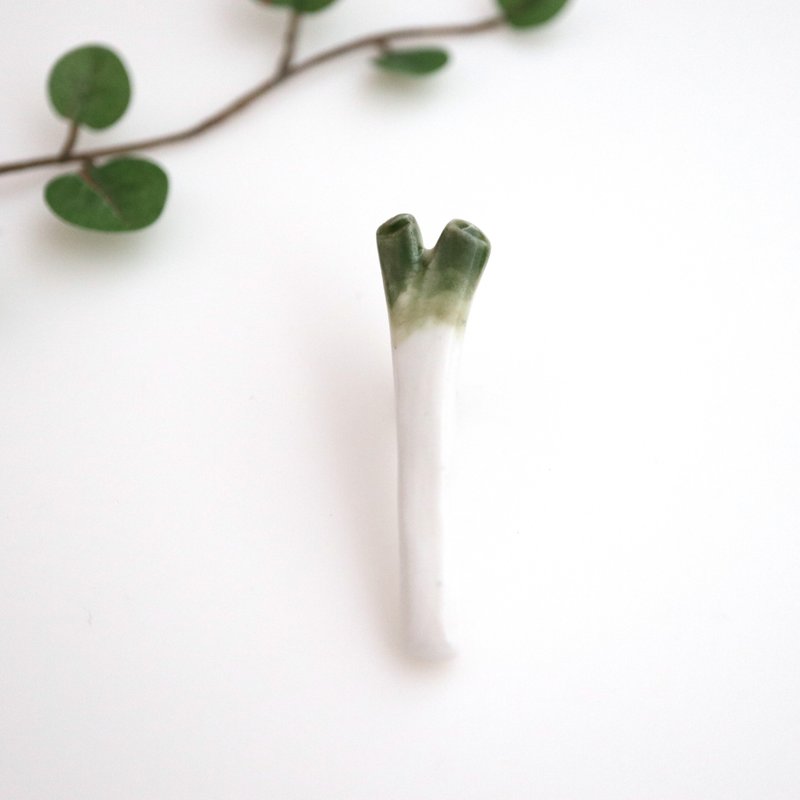 Scallion pin brooch - 胸针 - 瓷 绿色