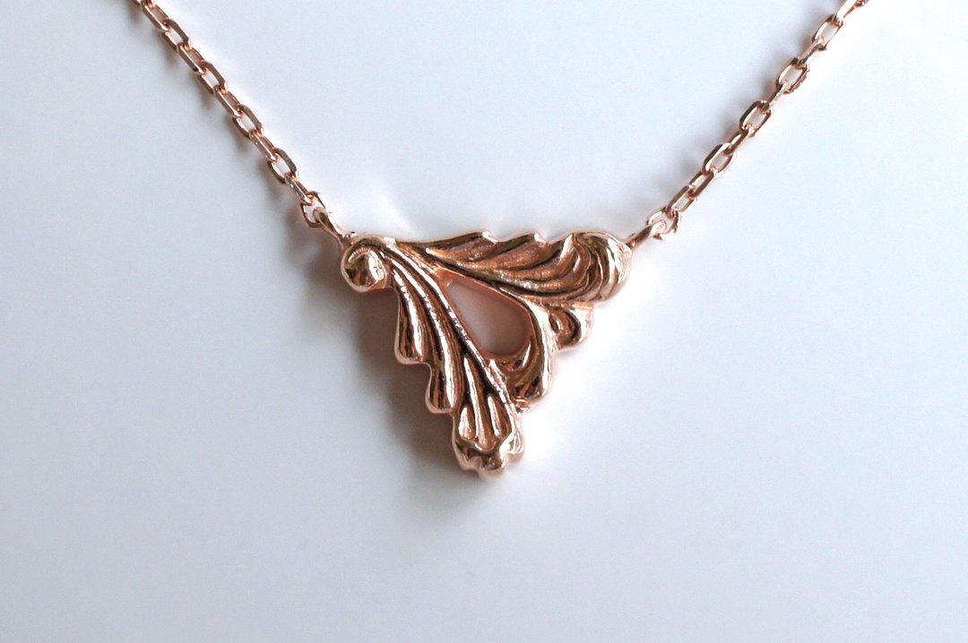 Arabesque triangle necklace - 项链 - 其他金属 金色
