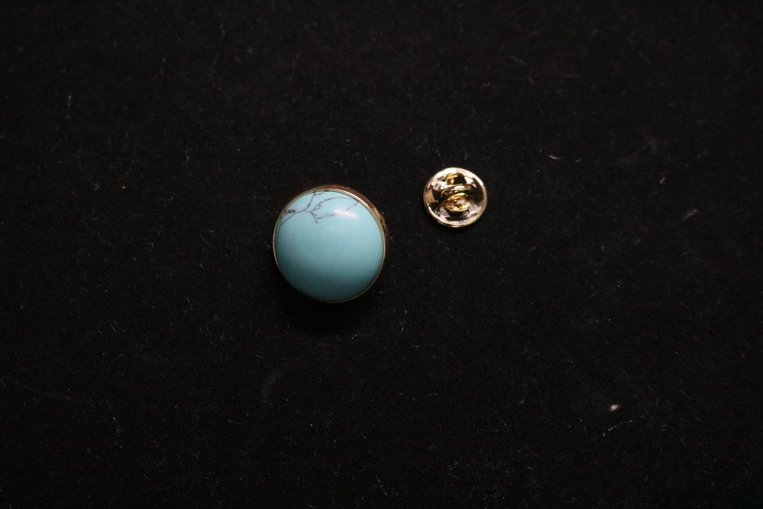 金屬襄坎天然綠松石胸針寶石胸花 - 胸针 - 其他金属 金色
