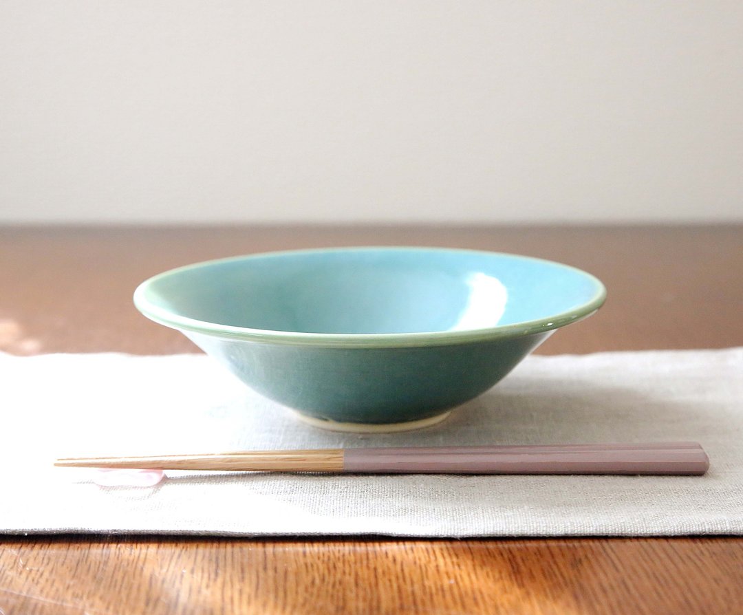 Flat bowl with green glaze - 碗 - 陶 绿色