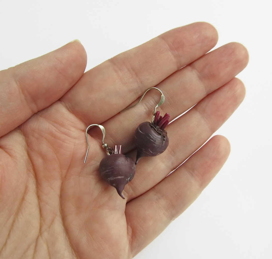 Beetroot earrings Beet Vegetable earrings Beetroot polymer clay Miniature food - 耳环/耳夹 - 粘土 紫色