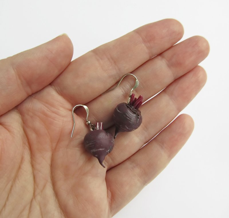 Beetroot earrings Beet Vegetable earrings Beetroot polymer clay Miniature food - 耳环/耳夹 - 粘土 紫色