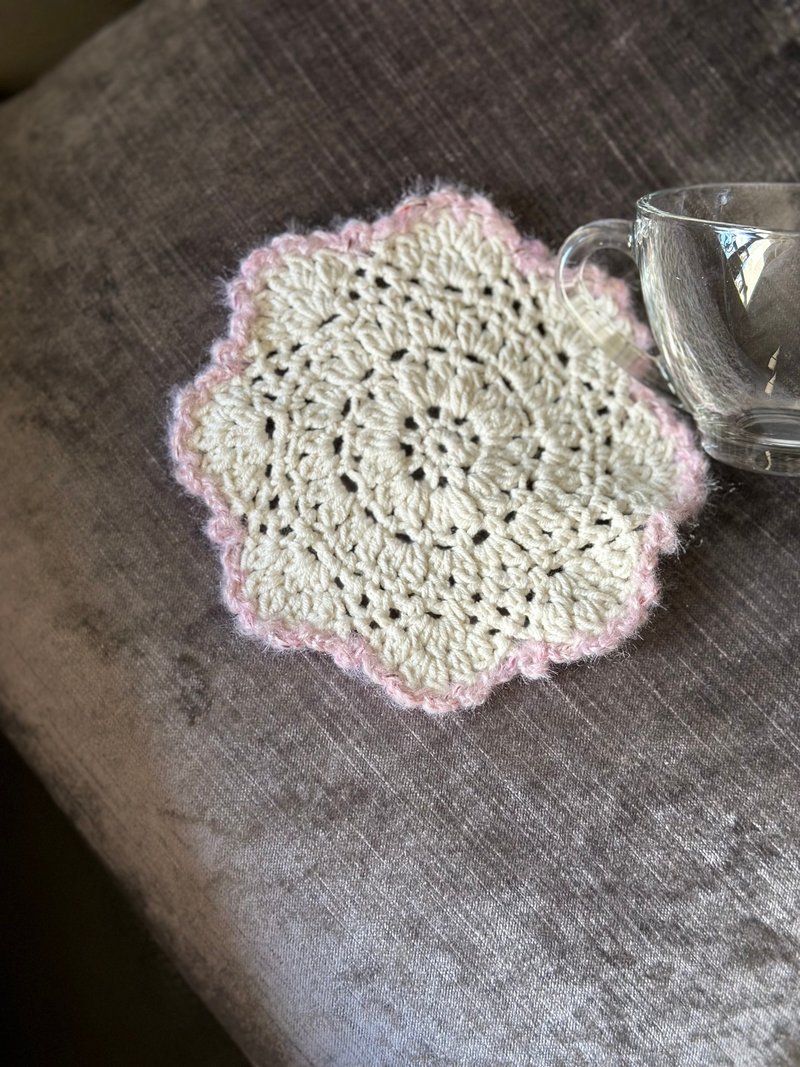 梨子设计新品 手工编织 雪绒花 杯盘垫 咖啡垫 拍照道具 - 杯垫 - 棉．麻 