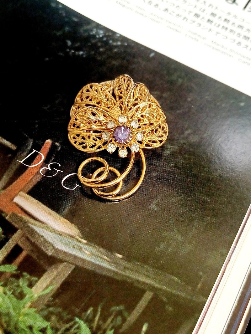 vintage jewelry  典雅金色篓空藤瓜叶莱茵 别针 - 胸针 - 其他金属 