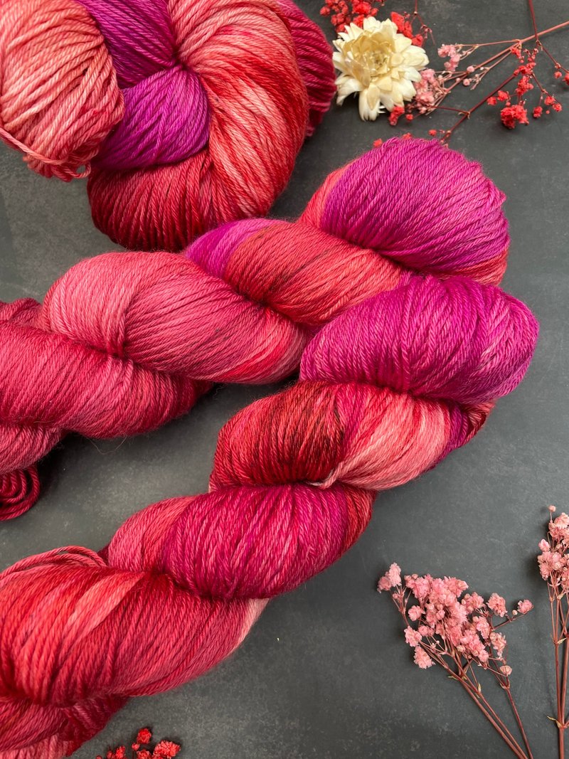 手染线-牡丹 - 编织/刺绣/羊毛毡/裁缝 - 羊毛 红色