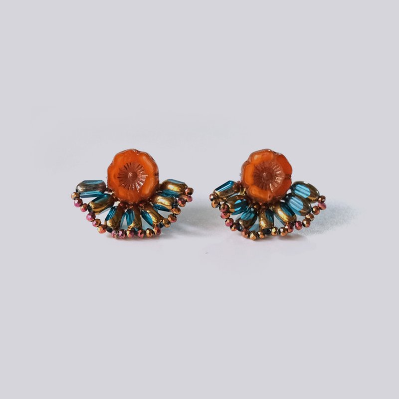 扇形花耳环 Fan Flower Earrings - 橘 耳针/耳夹 - 耳环/耳夹 - 玻璃 橘色