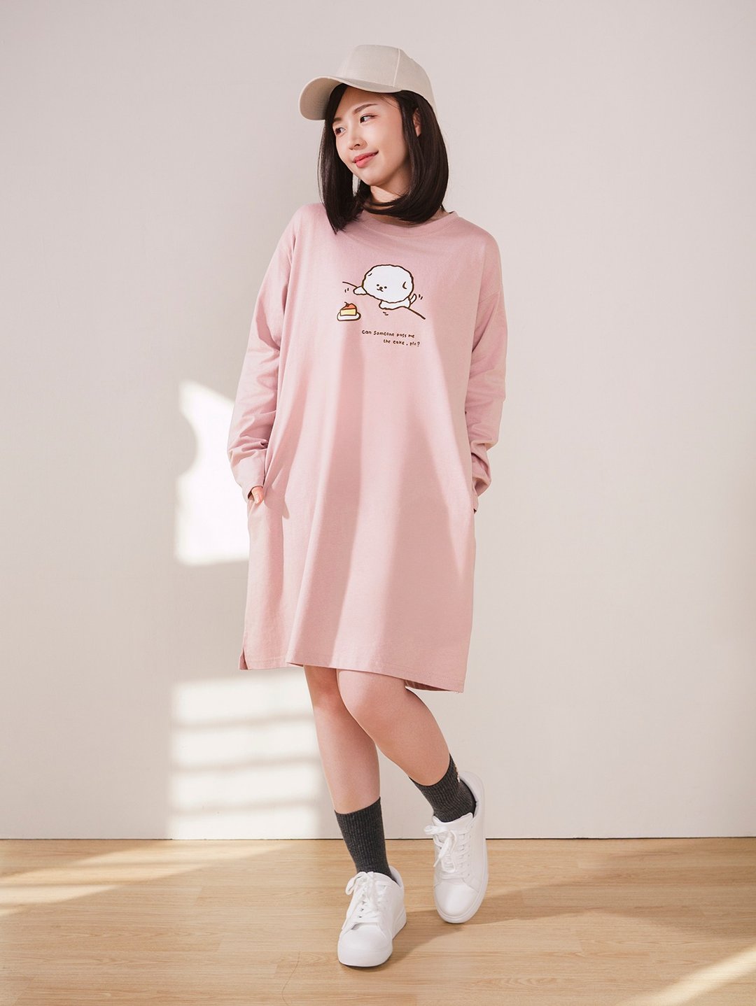长袖口袋洋装- 麻糬兔多多与阿棉狗蛋糕 (粉藕色) - 女装上衣 - 棉 粉红色