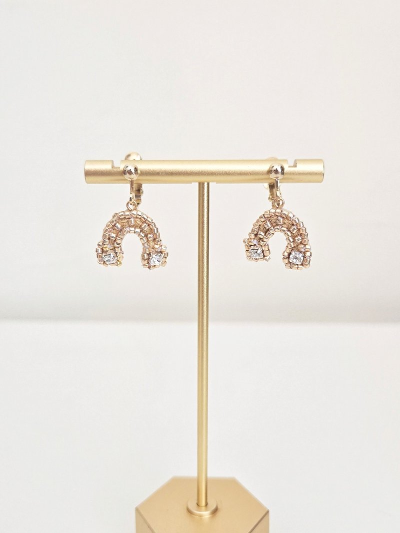 幸运马 - 马蹄锆石耳环 - 耳环/耳夹 - 绣线 