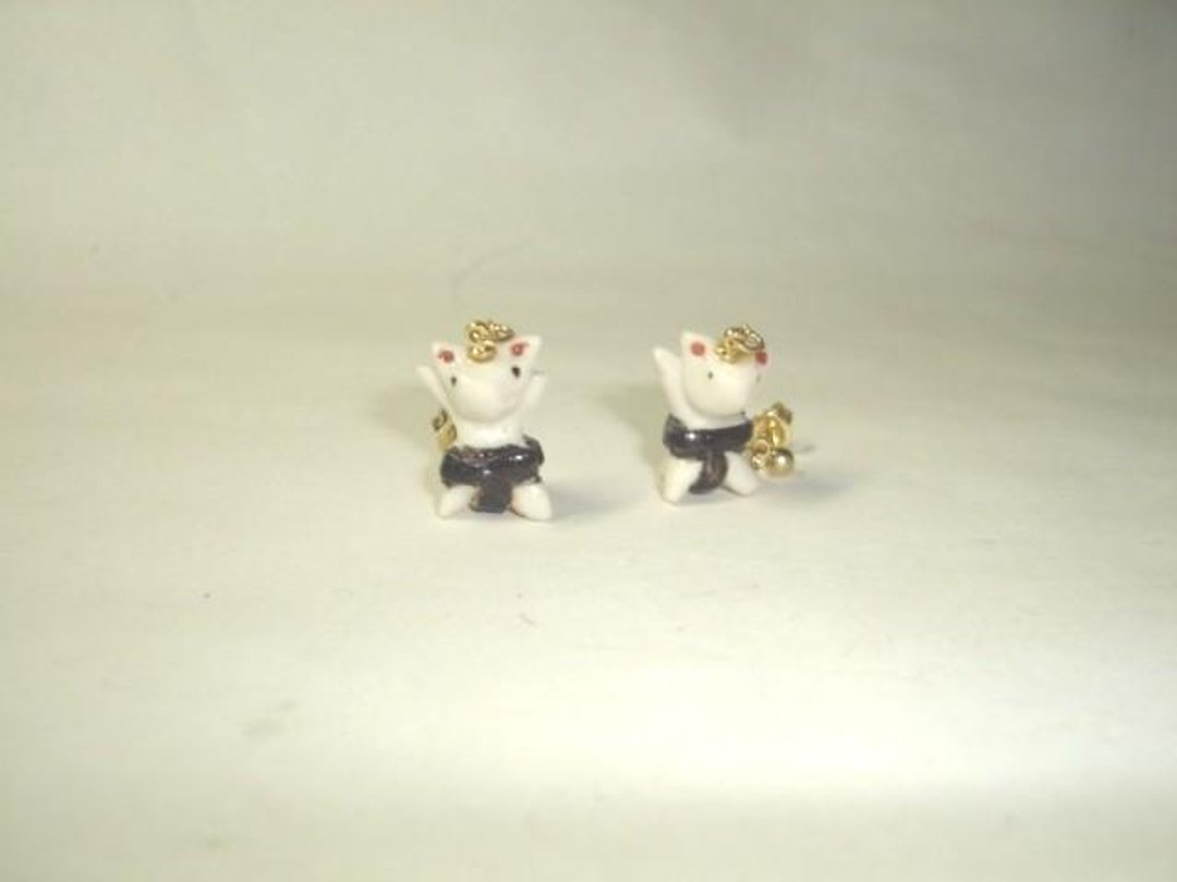 Sumo wrestling rat earrings - 耳环/耳夹 - 其他金属 