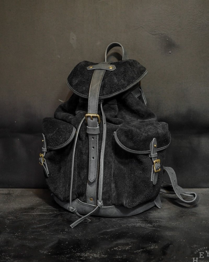Full Veg-tanned Leather Backpack Type-2 麂皮黑款 - 后背包/双肩包 - 真皮 多色