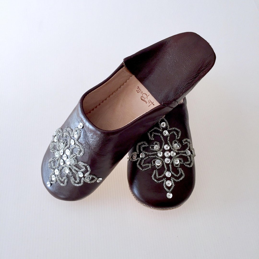 Elegant Babushu Lapela dark brown hand-sewn embroidery - 其他 - 真皮 咖啡色