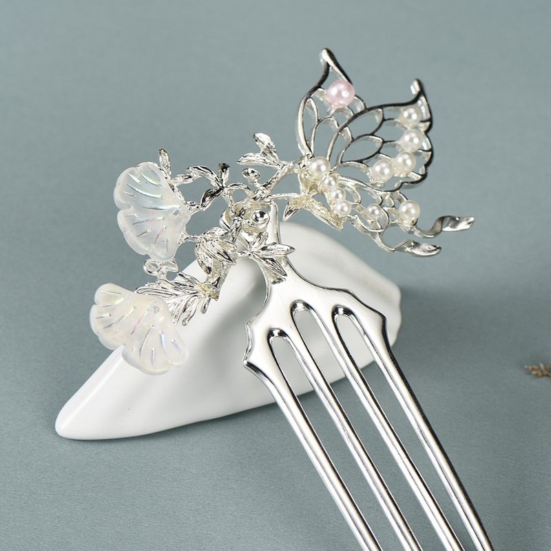 【冻蝶】手作銀色蝴蝶树脂花瓣发梳 - 发饰 - 铜/黄铜 银色