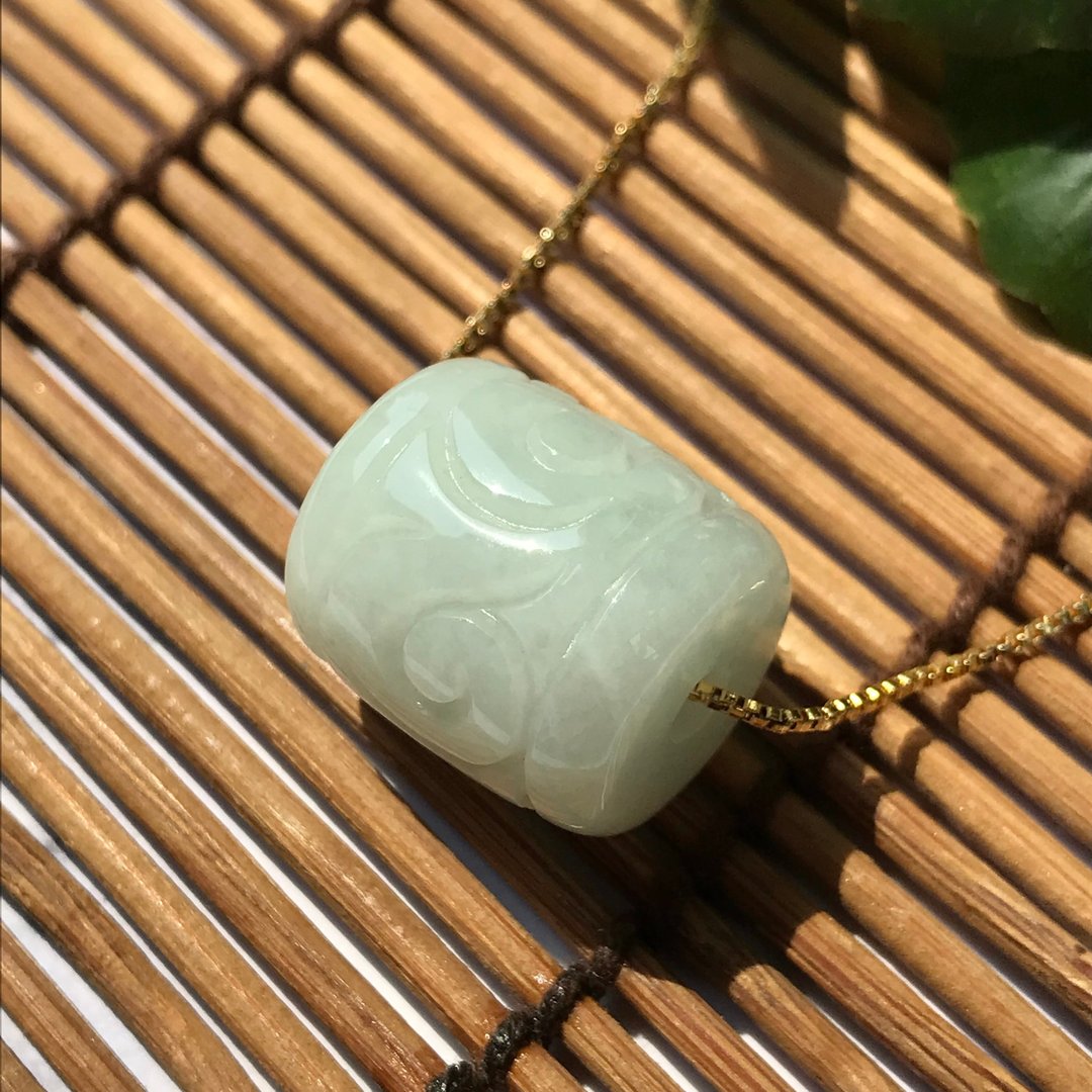 雕花翡翠路路通吊坠 | 天然A货翡翠 | 送礼 - 吊饰 - 玉石 透明