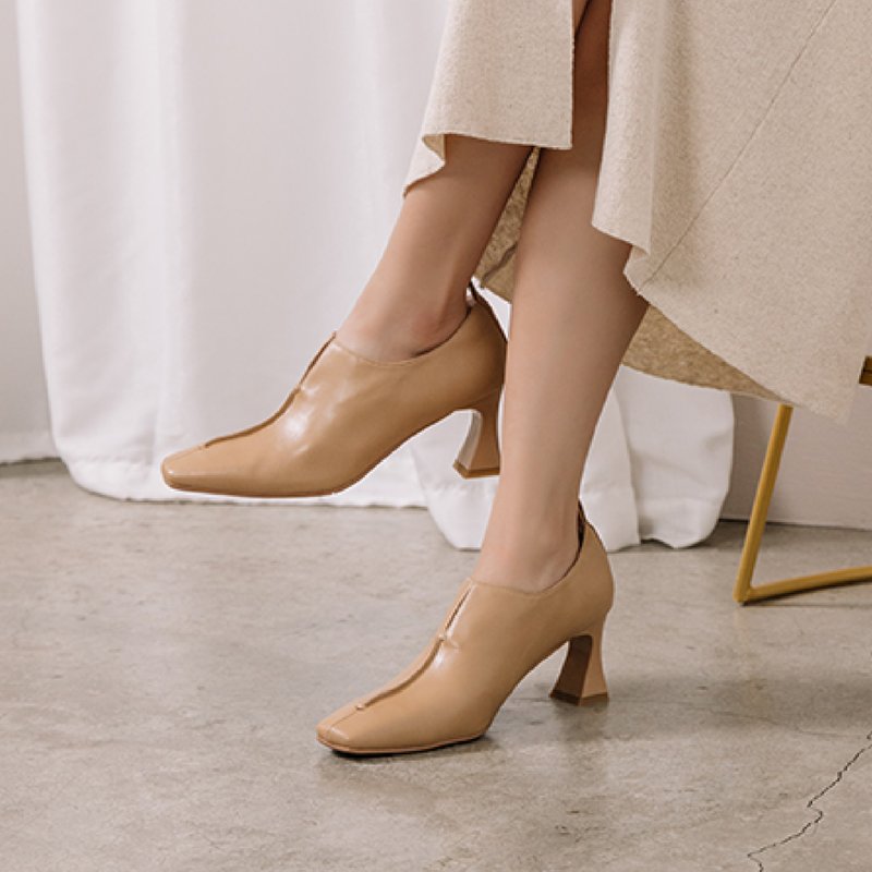 复古车缝线-三角缺口粗跟鞋 - 高跟鞋 - 真皮 金色